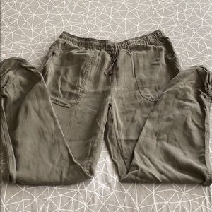 BRAND NEW no tags GREEN PANTS